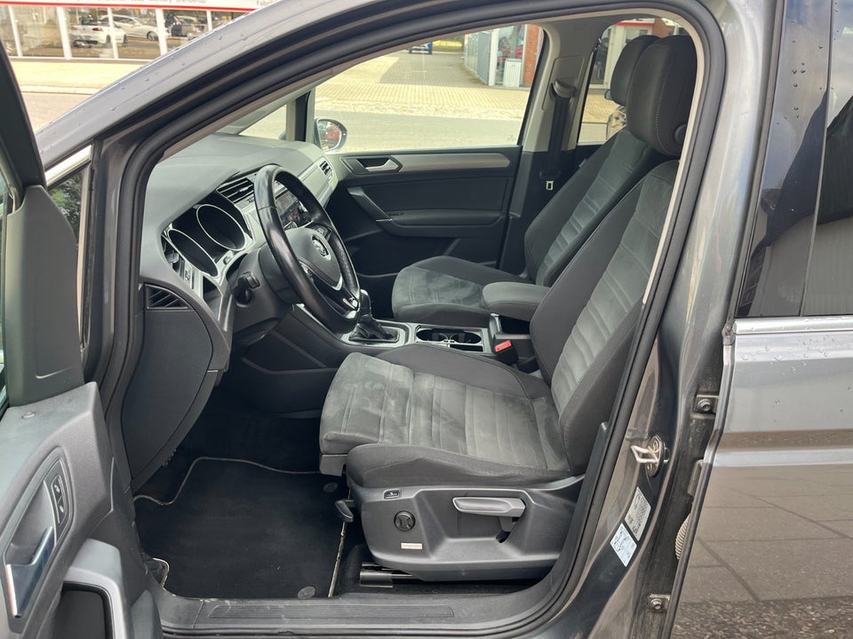 VW Touran 1,6 TDi 115 Comfortline DSG 7prs 5d