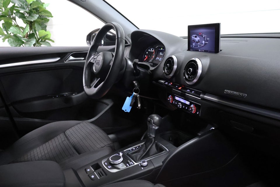 Audi A3 40 TFSi S-line Sportback quattro S-tr. 5d