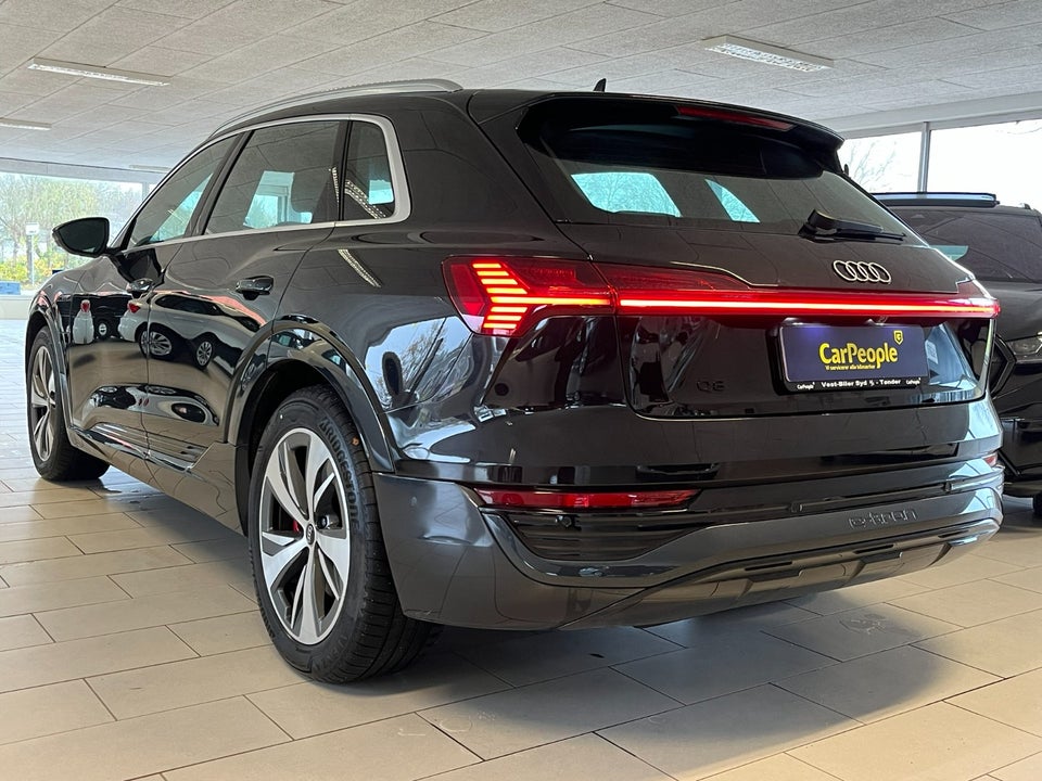 Audi Q8 e-tron 55 Advanced quattro 5d