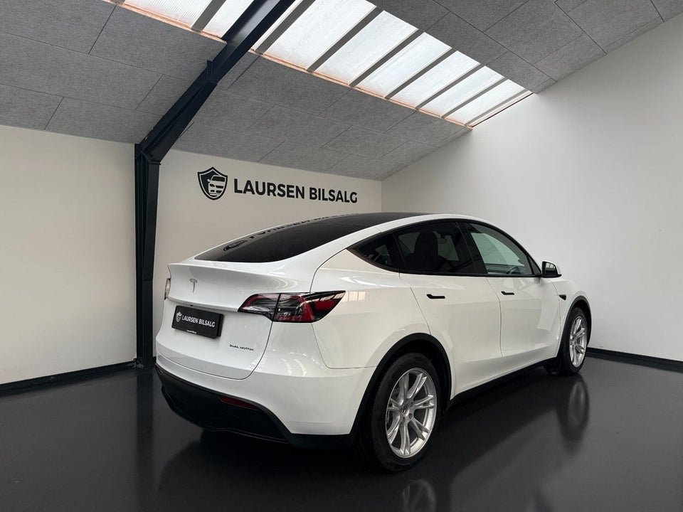 Tesla Model Y Long Range AWD 5d