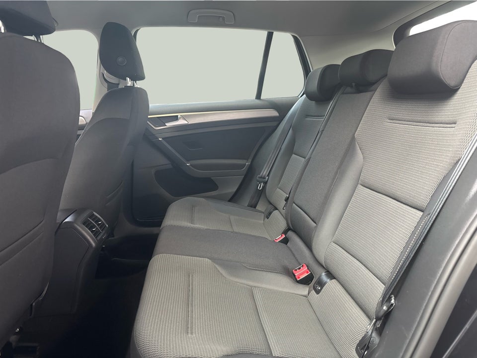 VW Golf VII 1,4 TSi 122 Comfortline BMT 5d