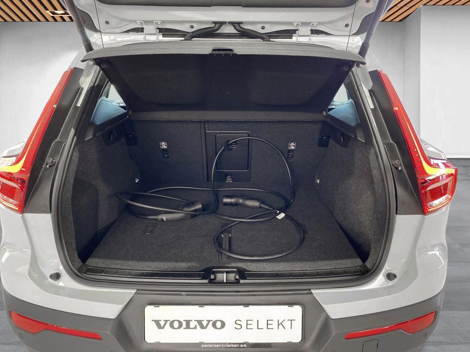 Volvo EX40 Extended Range Plus 5d