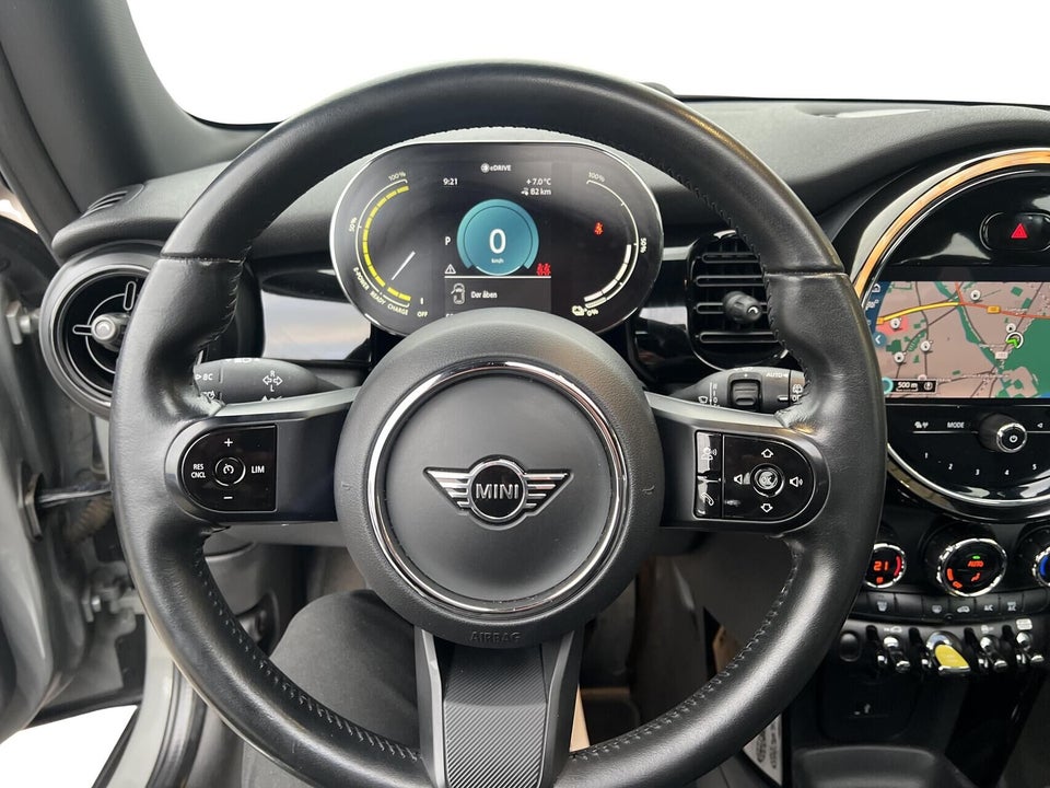 MINI Cooper SE Essential 3d
