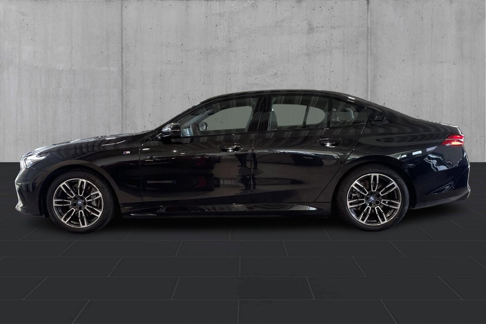 BMW i5 eDrive40 M-Sport 4d
