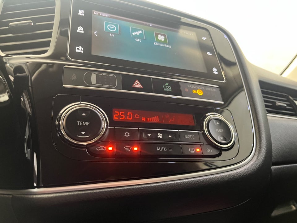 Mitsubishi Outlander 2,4 PHEV Intense CVT 4WD 5d