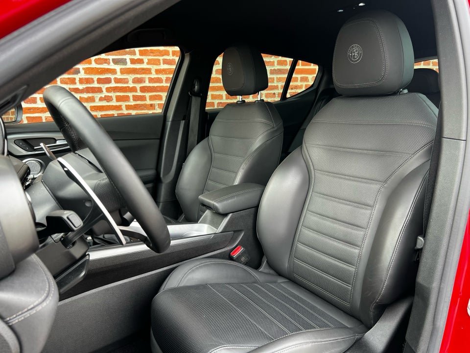 Alfa Romeo Tonale 1,3 PHEV Speciale aut. Q4 5d