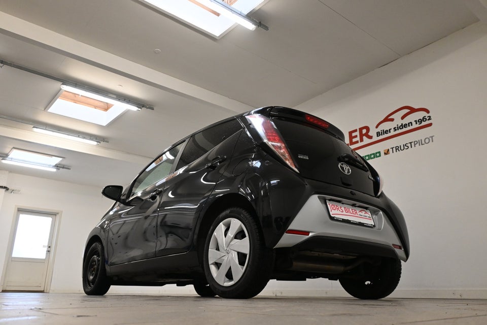 Toyota Aygo 1,0 VVT-i x-black II 5d