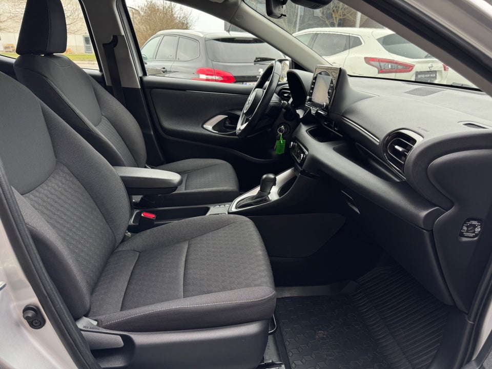 Toyota Yaris 1,5 Hybrid Active e-CVT 5d