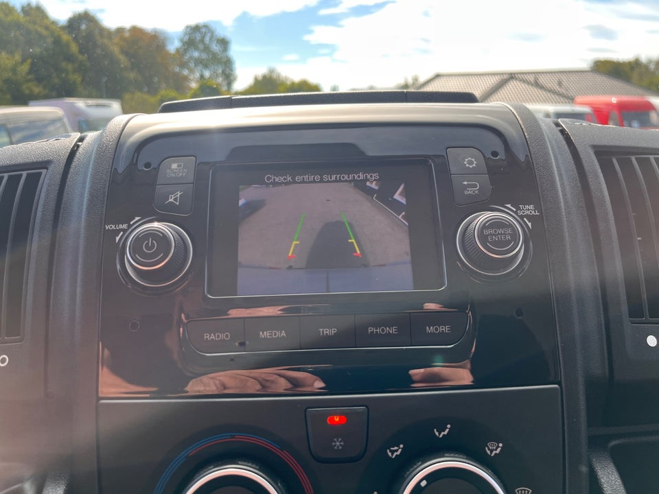 Peugeot Boxer 335 2,2 BlueHDi 165 L3H2 Premium