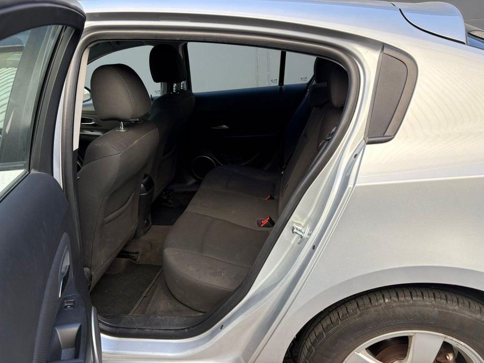 Chevrolet Cruze 1,8 LT 5d