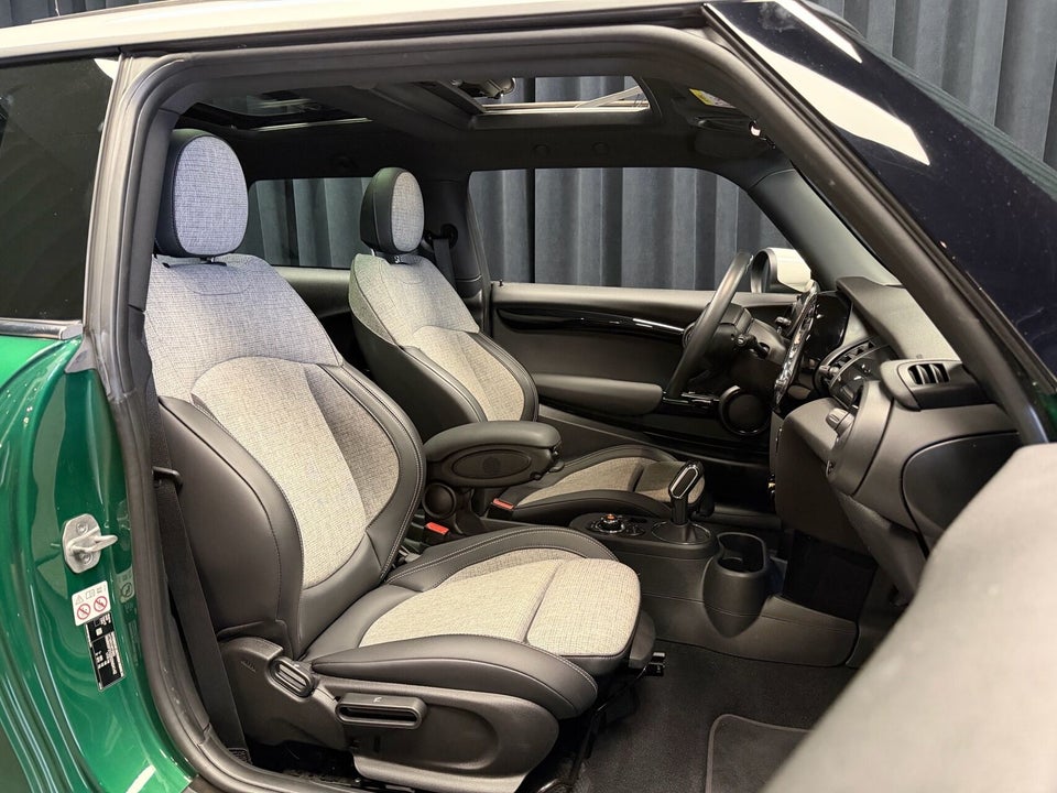 MINI Cooper SE Greenwich 3d