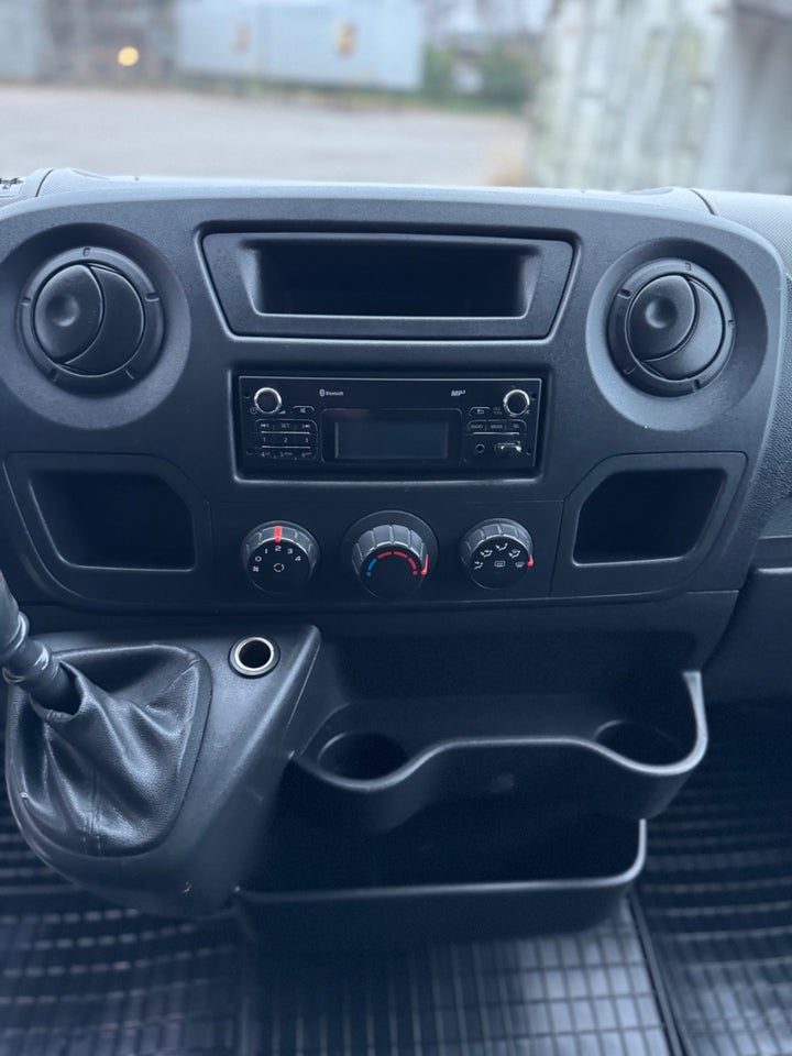 Renault Master III T33 2,3 dCi 125 L2H2 Kassevogn 5d