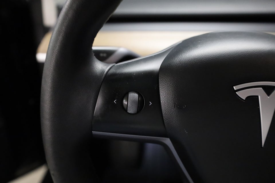 Tesla Model 3 Long Range AWD 4d