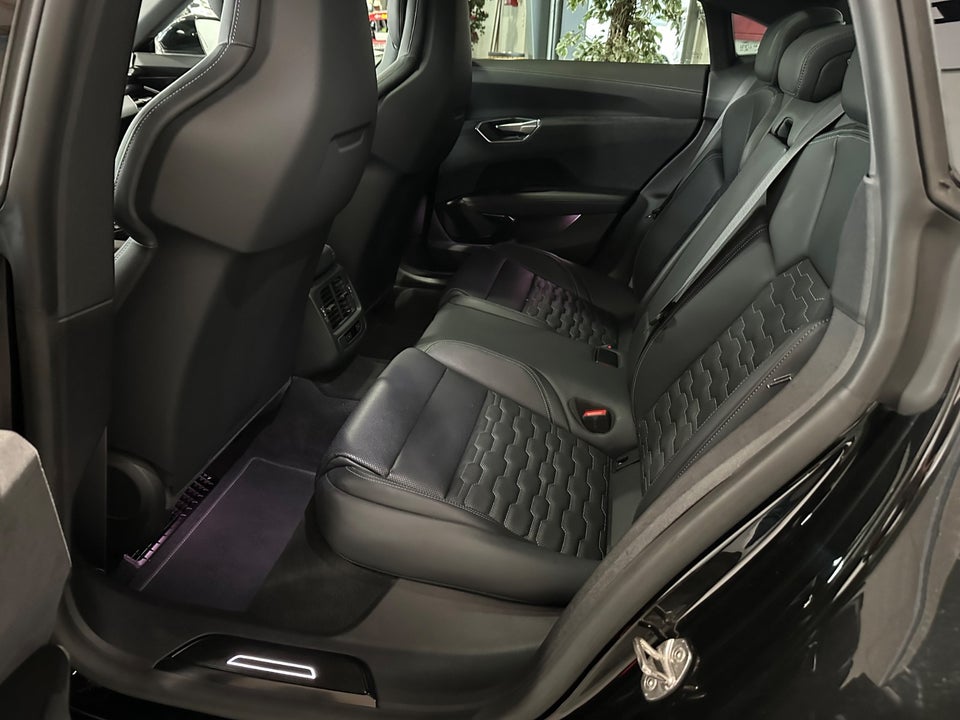 Audi RS e-tron GT quattro 4d