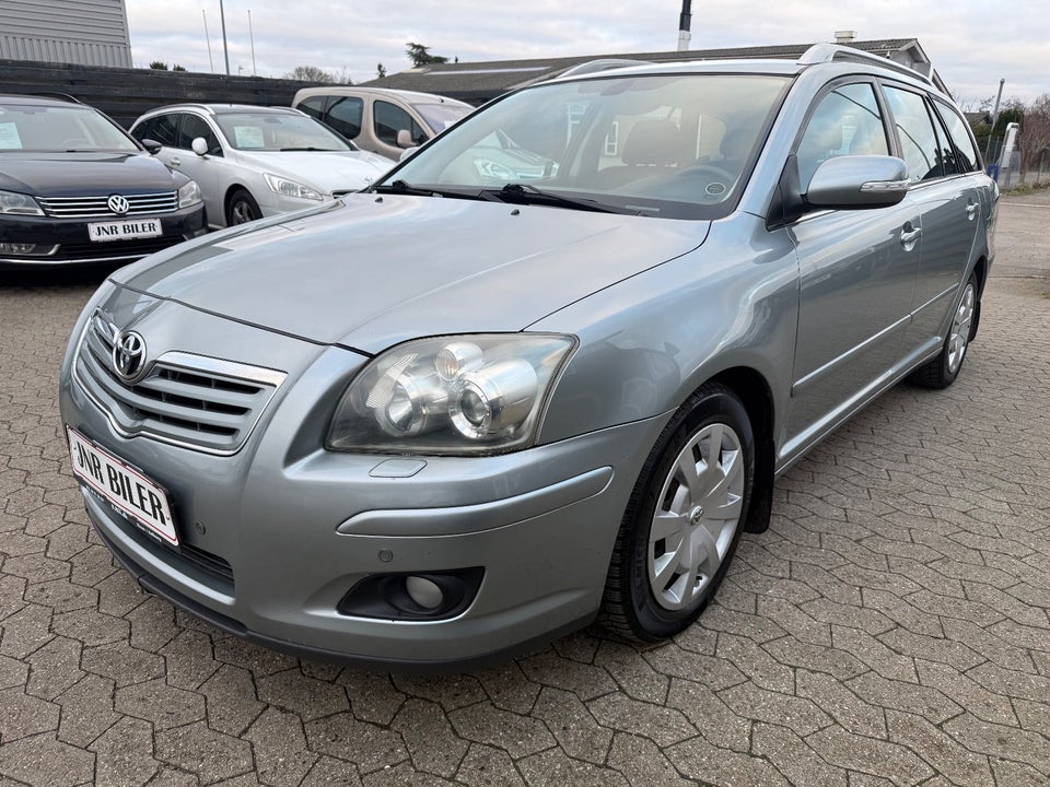Toyota Avensis 2,4 Sol aut. 5d
