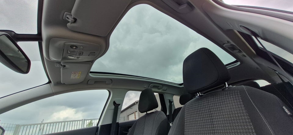 Peugeot 308 1,2 e-THP 110 Style SW 5d