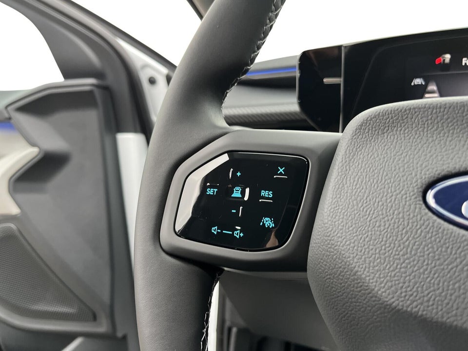 Ford Explorer 82 Premium Extended Range 5d