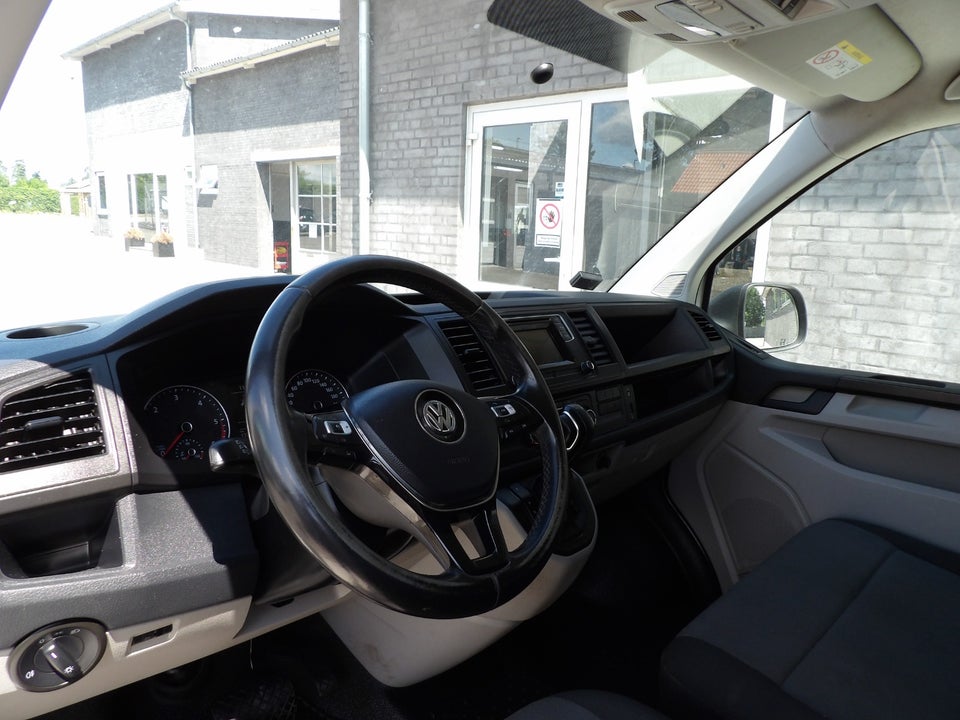 VW Transporter 2,0 TDi 150 Kassevogn DSG lang