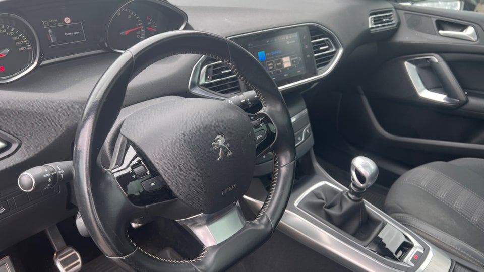 Peugeot 308 1,6 BlueHDi 120 Allure Sky SW 5d