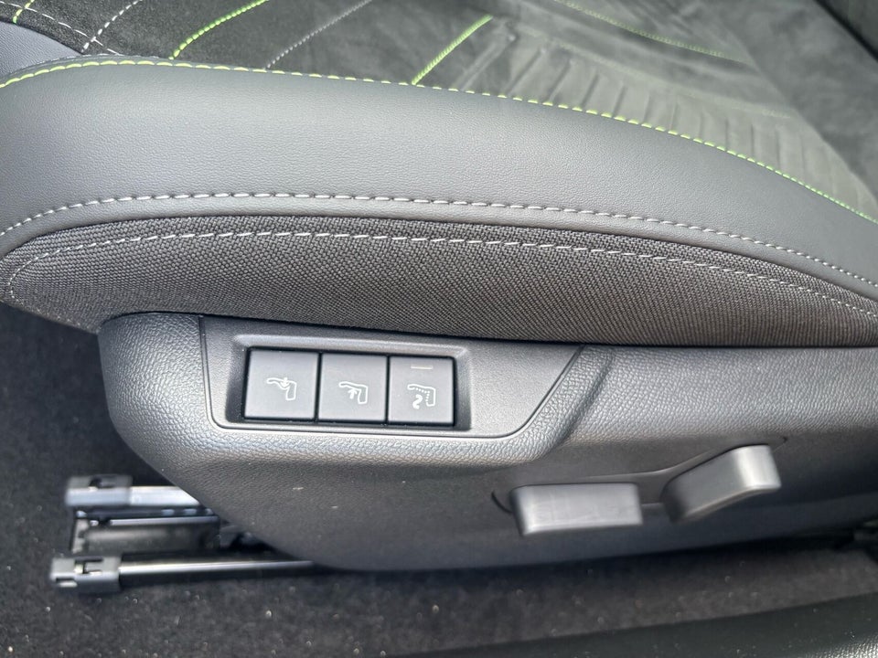 Peugeot e-208 54 GT Pack 5d