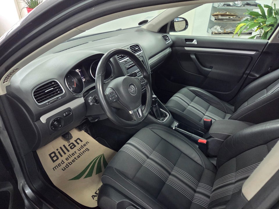 VW Golf VI 1,6 TDi 105 Match Variant BMT 5d