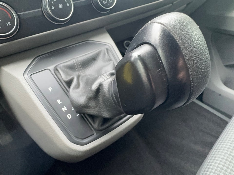 VW Transporter 2,0 TDi 150 Kassevogn DSG lang