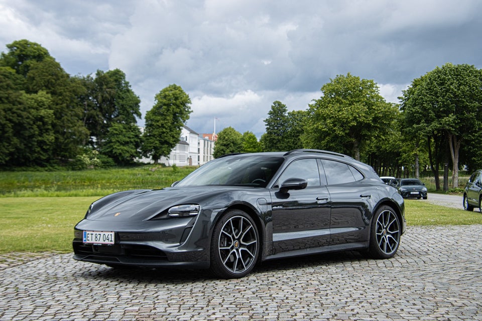 Porsche Taycan Performance+ Sport Turismo 5d