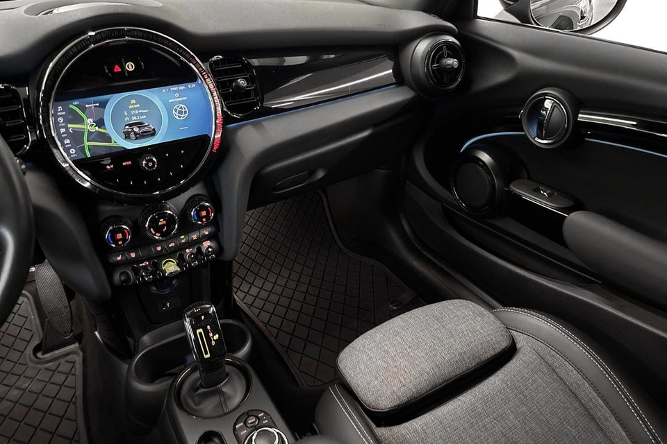 MINI Cooper SE Classic Trim 3d