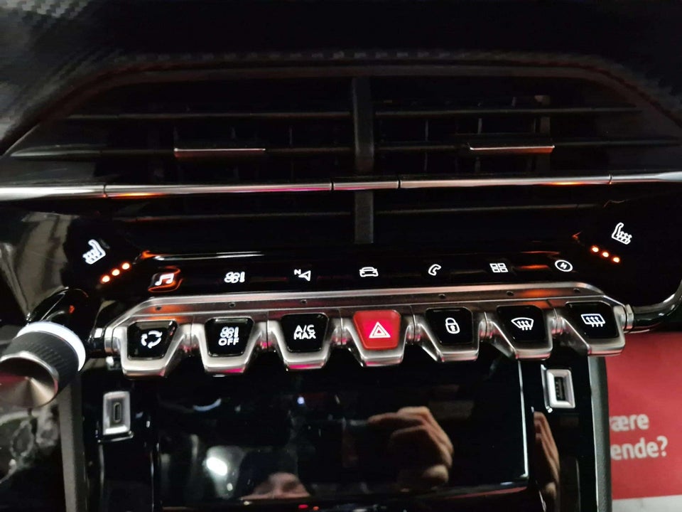 Peugeot e-208 50 GT Sky 5d