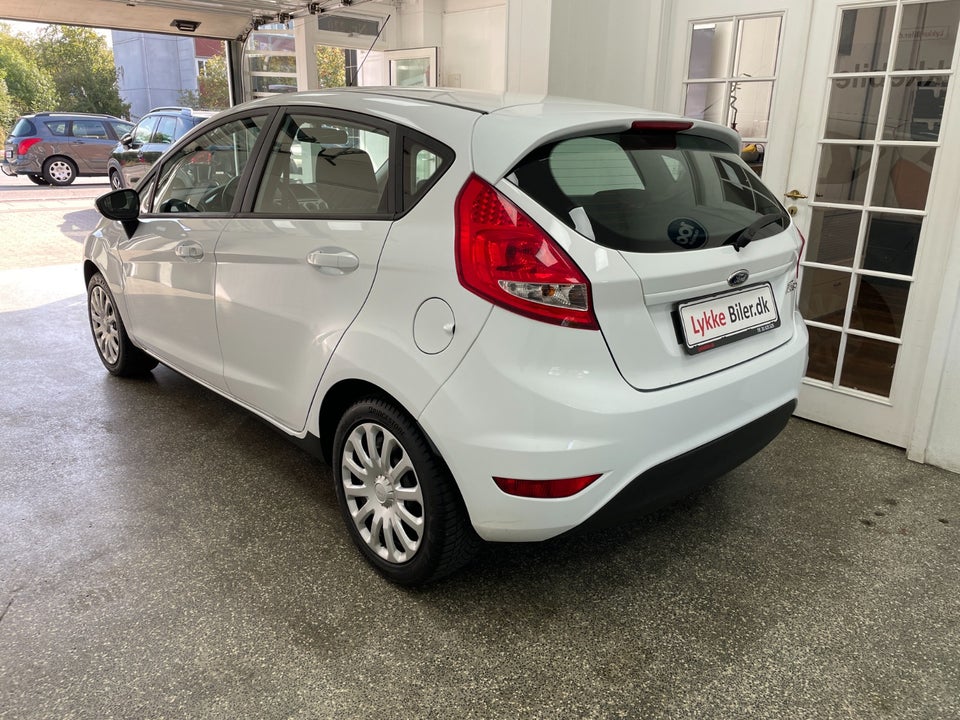 Ford Fiesta 1,4 Titanium aut. 5d