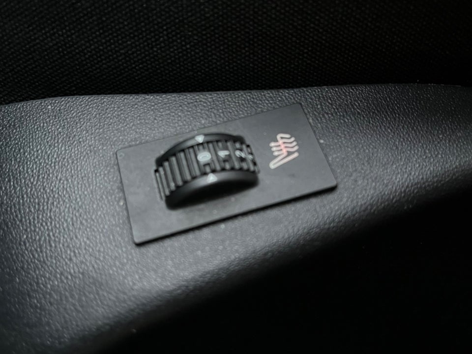 Peugeot 2008 1,2 e-VTi 82 Allure ESG 5d