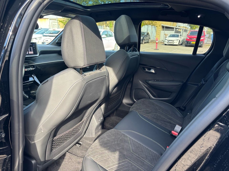 Peugeot e-208 54 GT Pack 5d