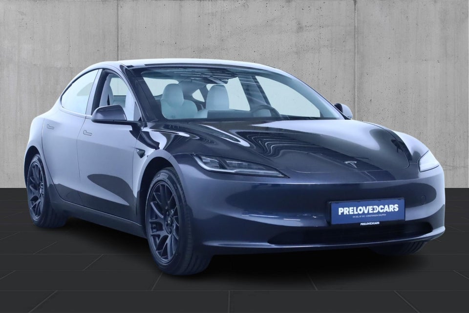 Tesla Model 3 Long Range AWD 4d