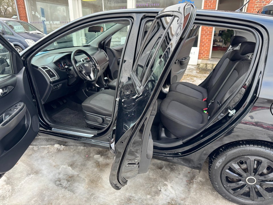 Hyundai i20 1,25 Classic XTR+ 5d