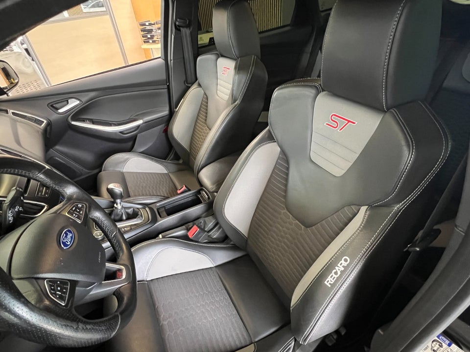 Ford Focus 2,0 TDCi 185 ST2 stc. 5d