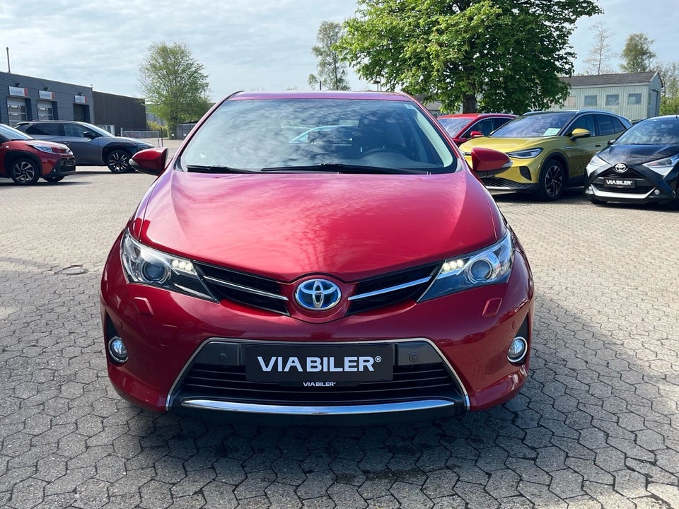 Toyota Auris 1,8 Hybrid H2+ CVT 5d