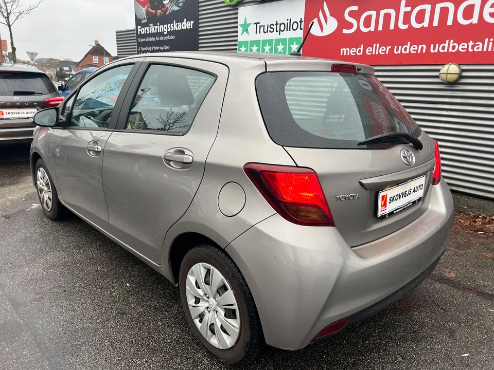 Toyota Yaris 1,0 VVT-i T2 Premium 5d