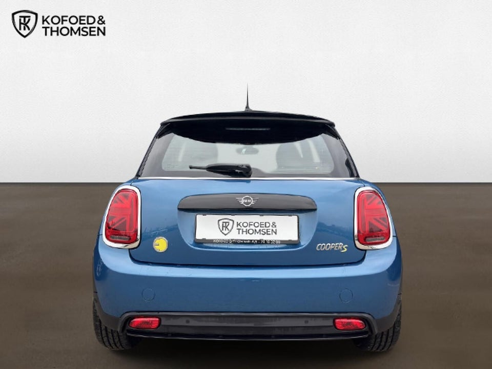 MINI Cooper SE Essential 3d