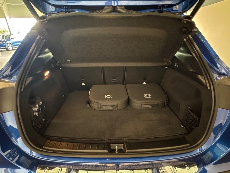 Mercedes EQA300 Progressive 4Matic 5d