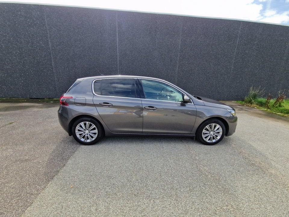 Peugeot 308 1,5 BlueHDi 130 Active 5d