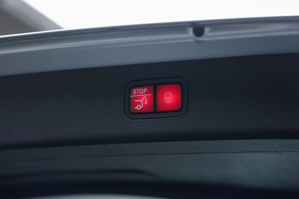 Mercedes E300 e 2,0 AMG Line stc. aut. 5d