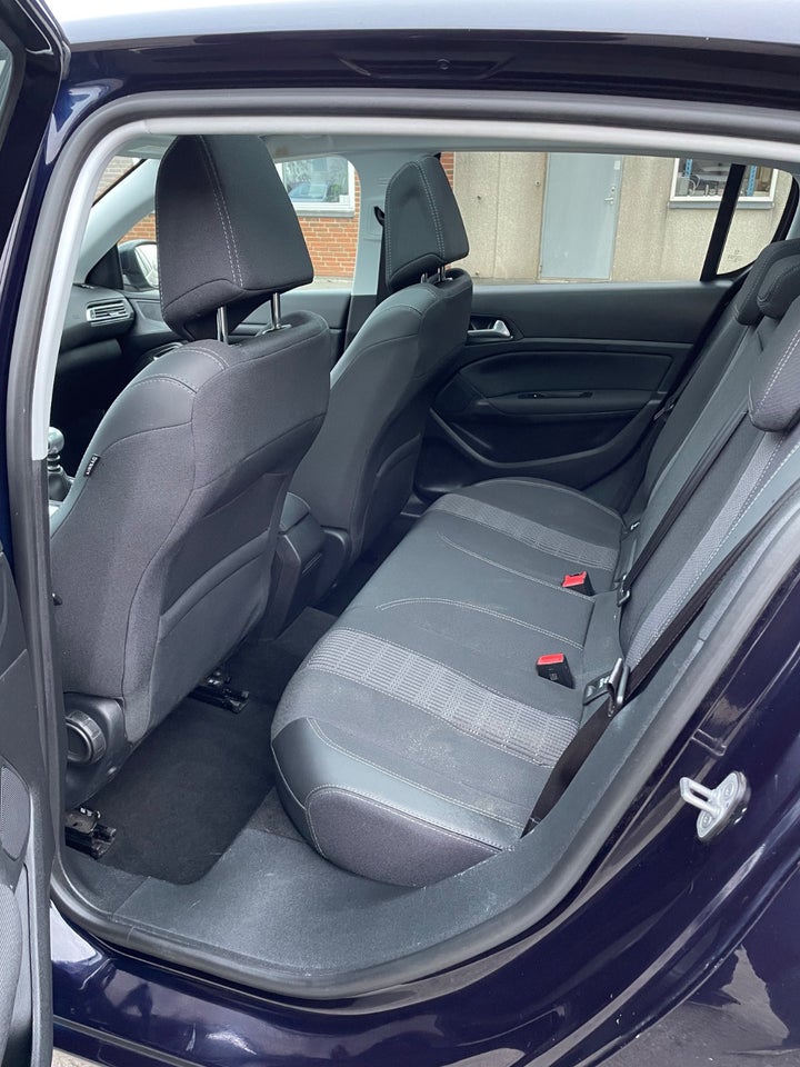 Peugeot 308 1,5 BlueHDi 130 Allure+ 5d