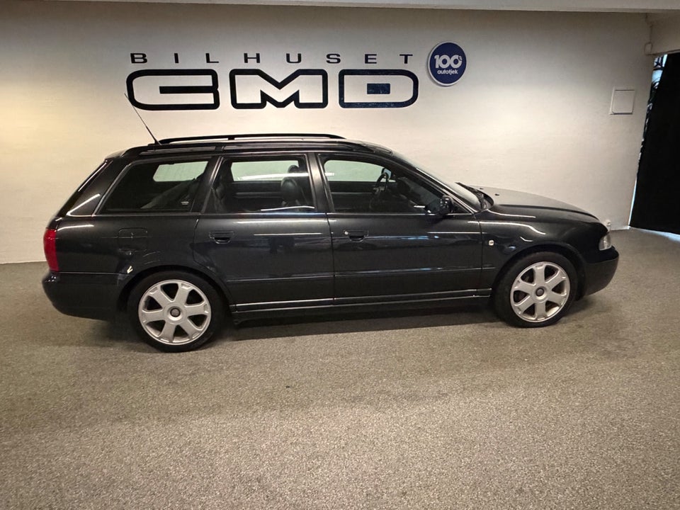 Audi S4 2,7 Avant quattro 5d