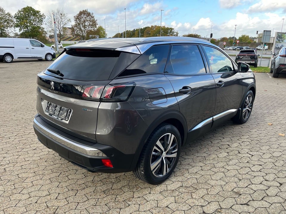 Peugeot 3008 1,6 Hybrid First Selection EAT8 5d