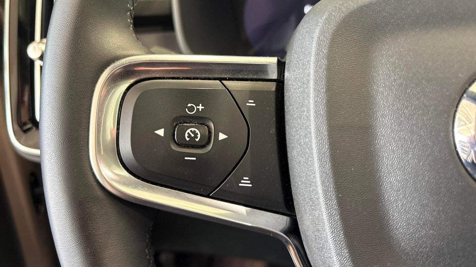 Volvo XC40 ReCharge Twin Ultimate 5d