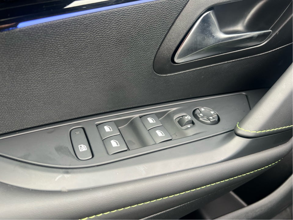 Peugeot e-208 54 GT 5d