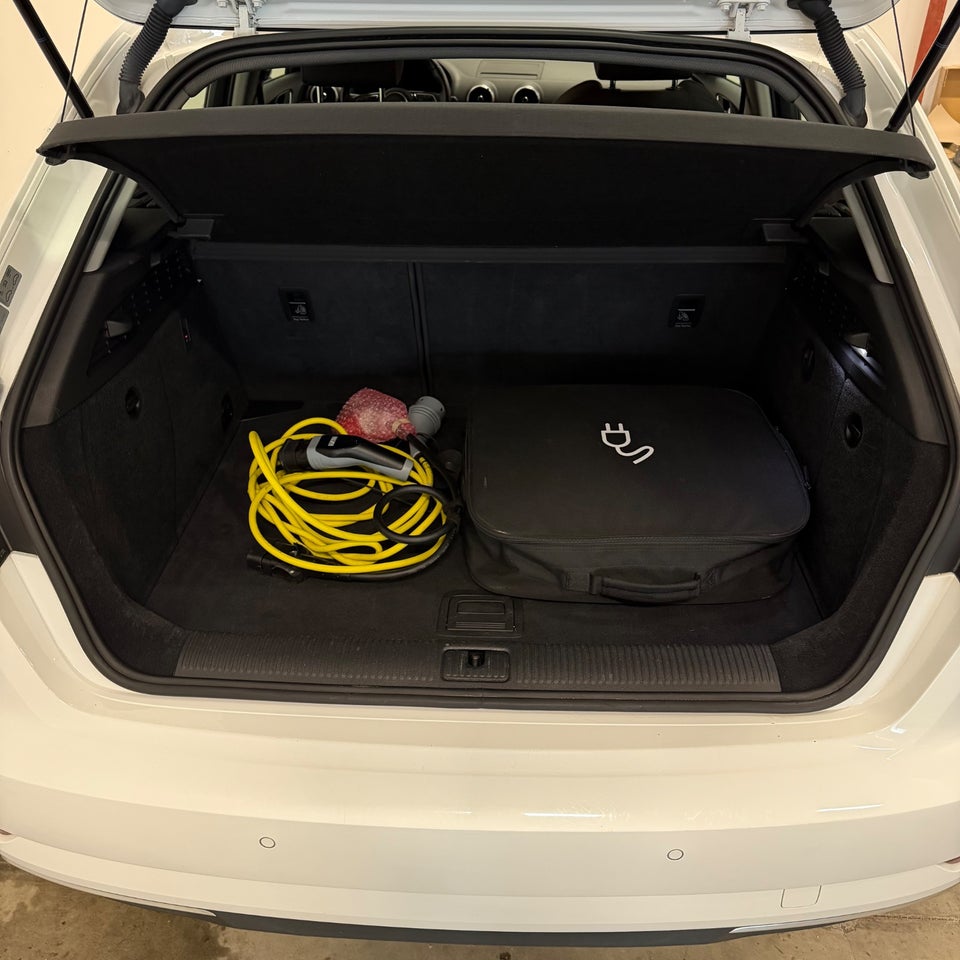 Audi A3 1,4 e-tron Sportback S-tr. 5d