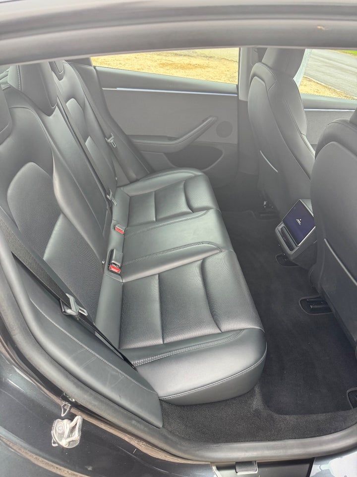 Tesla Model 3 RWD 4d