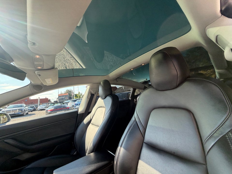 Tesla Model 3 Standard Range+ RWD 4d