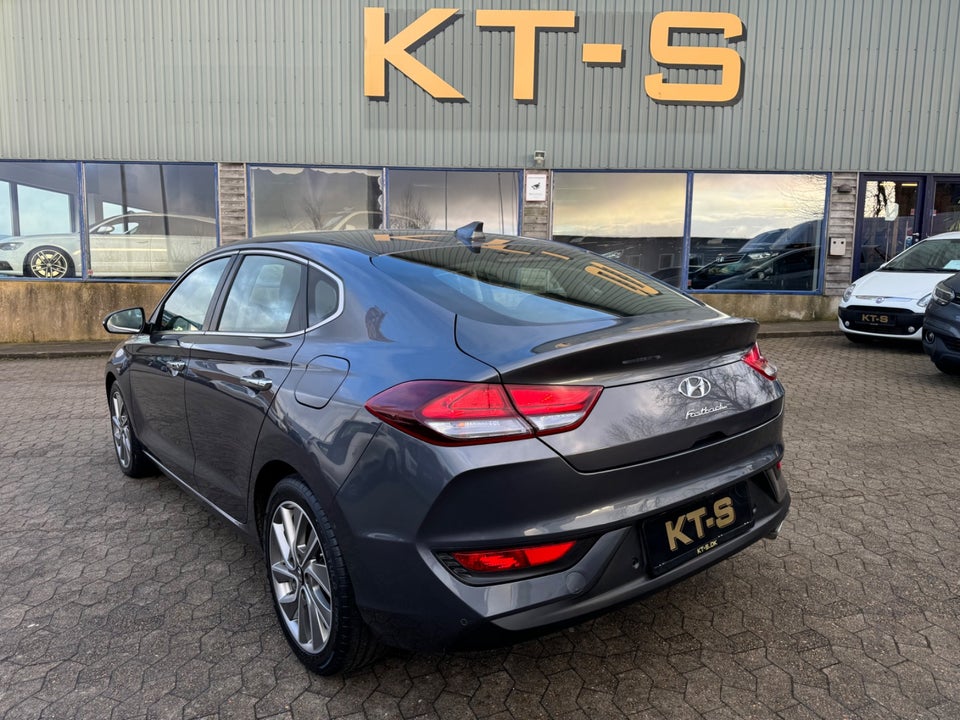 Hyundai i30 1,4 T-GDi Trend Fastback DCT 5d